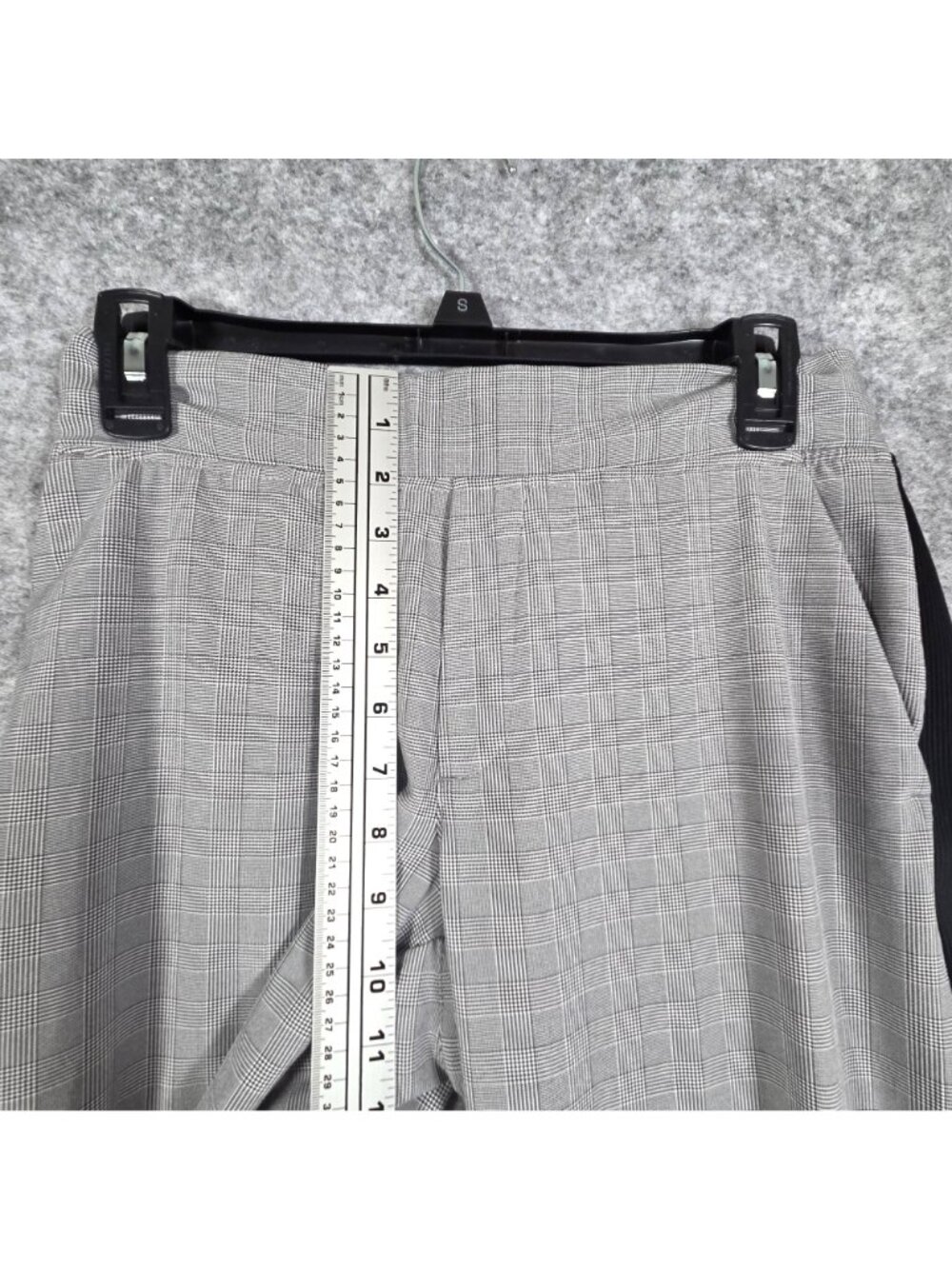 Athleta Brooklyn Plaid Tapered Ankle Pants Gray Black Stripe Size 4P - Picture 5 of 11